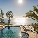 360ᵒ Luxury Residences Apartmán