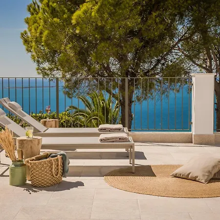 360ᵒ Luxury Residences アパート Khelmáta