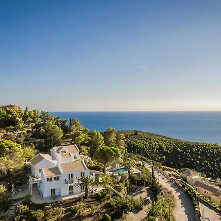 360ᵒ Luxury Residences Apartment Khelmáta