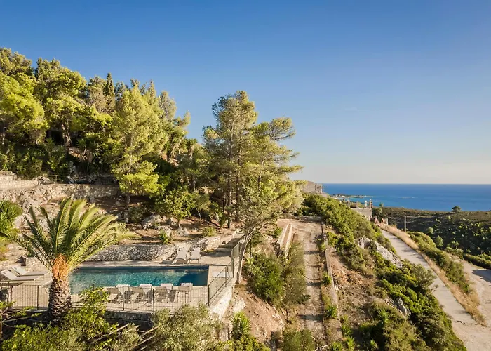 360ᵒ Luxury Residences Khelmáta